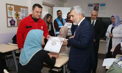 Eskişehir'de görme engelliler Braille alfabesiyle Kur'an-ı Kerim okumayı öğreniyor