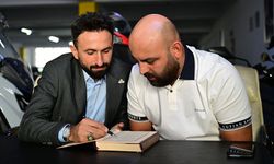 "Esnafım Elimde Kur'an'ım" projesiyle esnaf iş yerinde Kur'an-ı Kerim okumayı öğreniyor