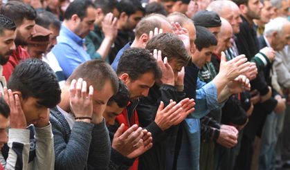 Balkanlar'daki Müslümanlar bayramı coşkuyla karşıladı