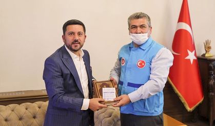 Nevşehir Belediye Başkanı Arı, kurbanını TDV’ye emanet etti