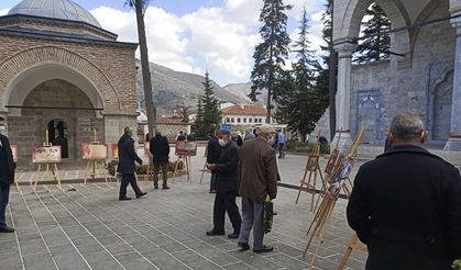 Cami avlusunda 'Çanakkale Zaferi Sergisi' açıldı