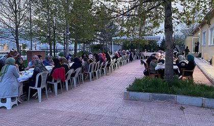 Yetim çocuklar yararına iftar