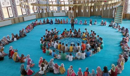 Tuşba'da çocuklar camide bir gün geçirdi