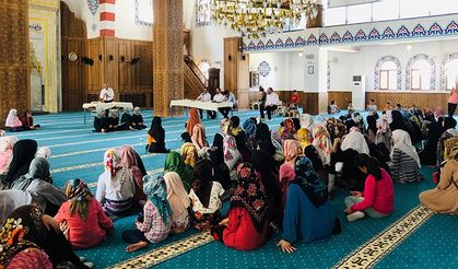 Kur'an Kursu öğrencileri Kur'an-ı Kerim'i güzel okumak için yarıştı