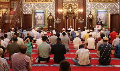 Saruhanbey Camii'nde Kur'an sofrası kuruldu