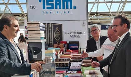 Antalya Kitap Fuarı'nda Diyanet yayınlarına yoğun ilgi