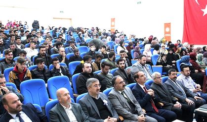 Gümüşhane Üniversitesi'nde 'Peygamberimiz, Cami ve İrşat' konferansı