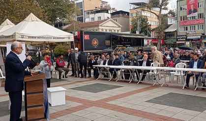 Cumhuriyet Meydanı'nda Mevlid-i Nebi konferansı