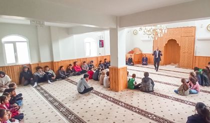 Yenipazarlı öğrenciler camide buluştu