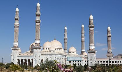 Yemen'in en büyük camii: Salih Camii
