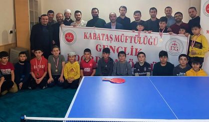 Kur'an kursu öğrencileri masa tenisinde yarıştı