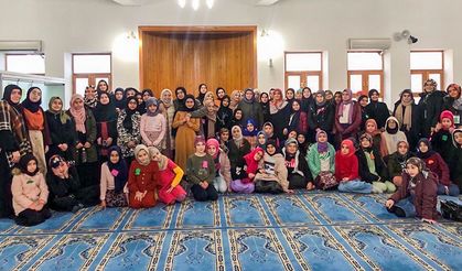 Yomra'da kız öğrenciler camide buluştu