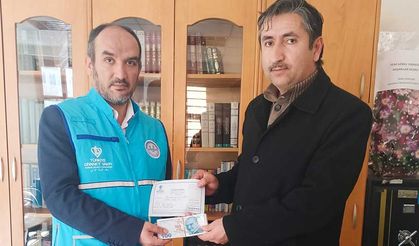 Din görevlisi Akman, maaşını depremzedelere bağışladı