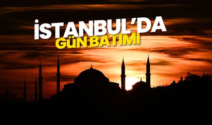 İstanbul'da gün batımı ve Ayasofya-i Kebir Cami-i Şerifi