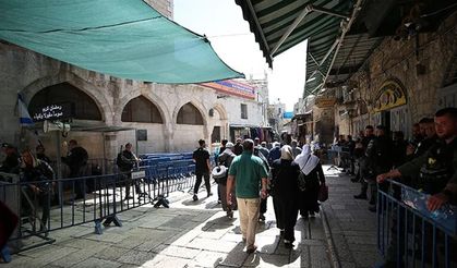 Katil İsrail, Mescid-i Aksa'da cuma namazı kılınmasını 28 haftadır kısıtlıyor