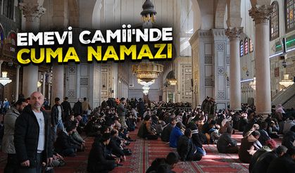 Şam'daki Emevi Camii'nde cuma namazı kılındı