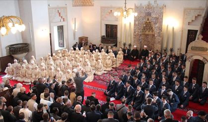 Saraybosna'daki Gazi Hüsrev Bey Medresesi 475'inci mezunlarını verdi