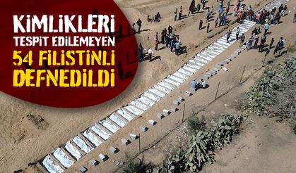 Gazze'de kimlikleri tespit edilemeyen 54 Filistinli için cenaze merasimi yapıldı