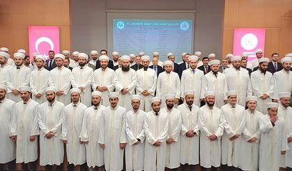 Kocaeli Diyanet Akademisi'nde mezuniyet sevinci