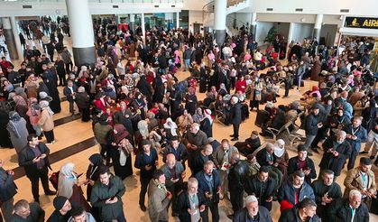 Adıyaman'da umreciler dualarla yola çıktı