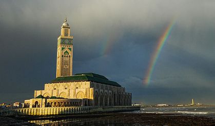 Atlas Okyanusu üzerine inşa edilen II. Hasan Cami