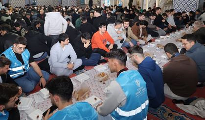 Gümüşhane'de gençler "Dünden Bugüne Vefa İftarı"nda buluştu