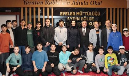 Aydın'da hayırseverlerle hafızlar iftar sofrasında buluştu