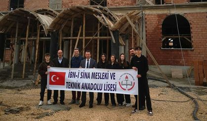 Bilecik'te liseli gençlerden cami inşaatına destek