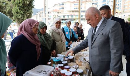 Karabük'te "İki İnsan Bir Hayat" çarşısı açıldı