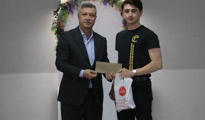 Tuzla'da genç kalemler ödüllendirildi