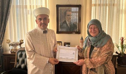 Hollandalı Schut ezandan etkilenerek Müslüman oldu