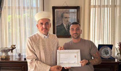 İtalyan Nicolas Beyoğlu'nda Müslüman oldu