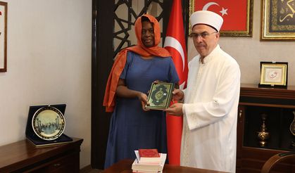 Türk aileden etkilendi, Müslüman oldu