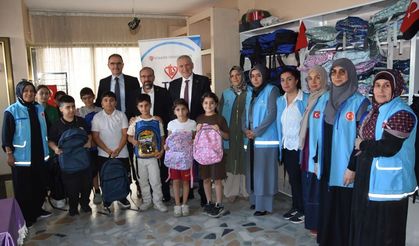 Müftülükten öğrencilere kırtasiye desteği