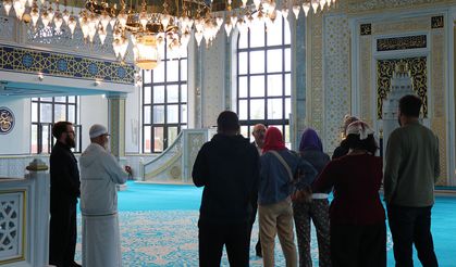 Fransa'da Eyüp Sultan Camii, Avrupa Miras Günleri kapsamında kapılarını ziyaretçilere açtı
