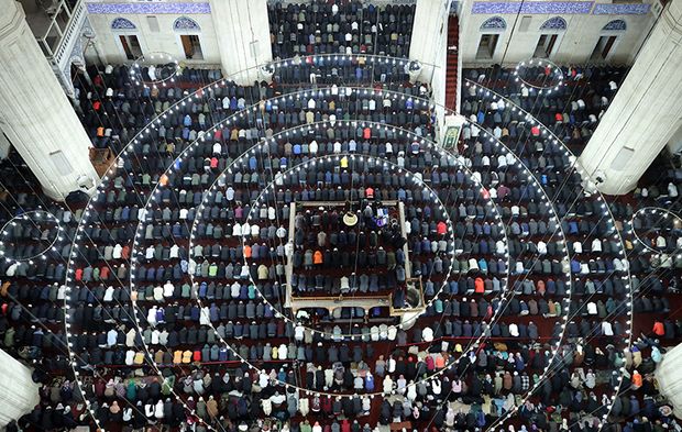 Ramazan ayının ilk teravih namazı kılındı