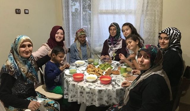 Çanakkale Aile ve Dini Rehberlik Bürosu görevlilerinin aile ziyaretleri sürüyor