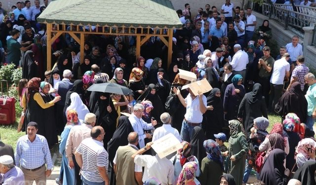 Bingöl’de Hacı Adayları Dualarla Uğurlandı