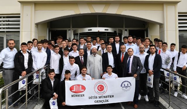 Almanyalı gençlerden Diyanet'e ziyaret