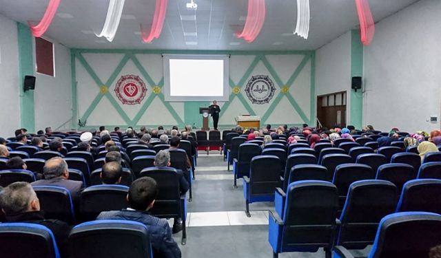 Din görevlileri ve eşlerine "Aile Okulu Semineri"