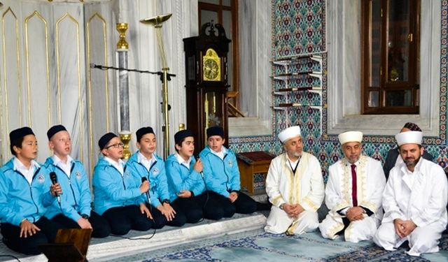 İlahiyat Camii’nde Kur’an ziyafeti