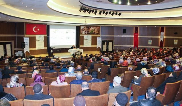 Erzurum'da Mevlid-i Nebi konferansı