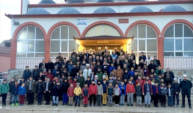 Taşova Çarşı Camii çocuklarla şenlendi