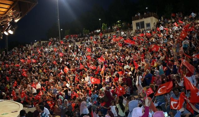 Ümmetin çocukları millet bahçesinde buluştu