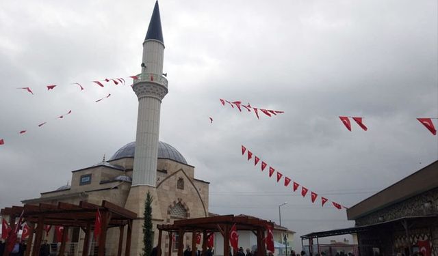 Gaziler Camii dualarla açıldı