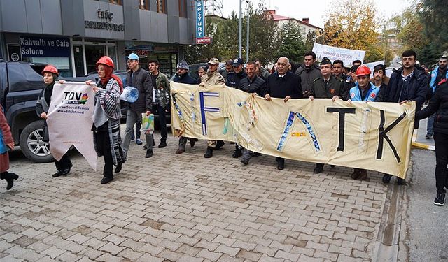 TDV yurtlarında kalan öğrencilerden ‘Sıfır Atık’ farkındalık yürüyüşü