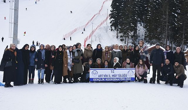 “İyilik Evleri” öğrencileri kampta