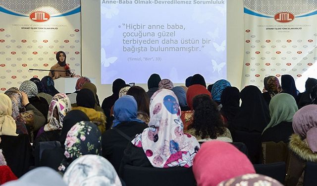 DİTİB’de "Aile Okulu" seminerleri başladı