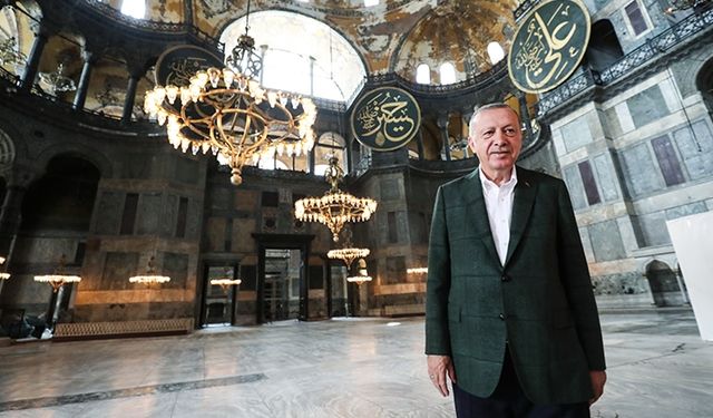 Cumhurbaşkanı Erdoğan Ayasofya Camii'nde incelemelerde bulundu