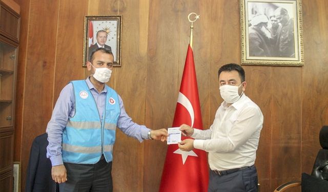 Müftü Ayvaz kurbanını TDV’ye bağışladı